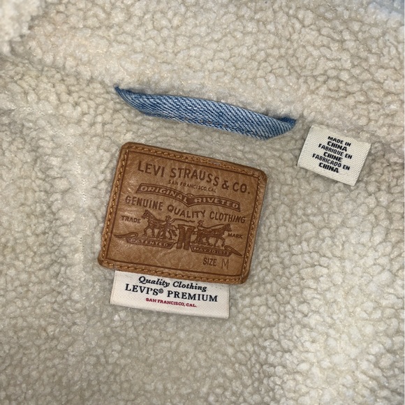 LEVI’S Sherpa Denim Jacket - Picture 6 of 7